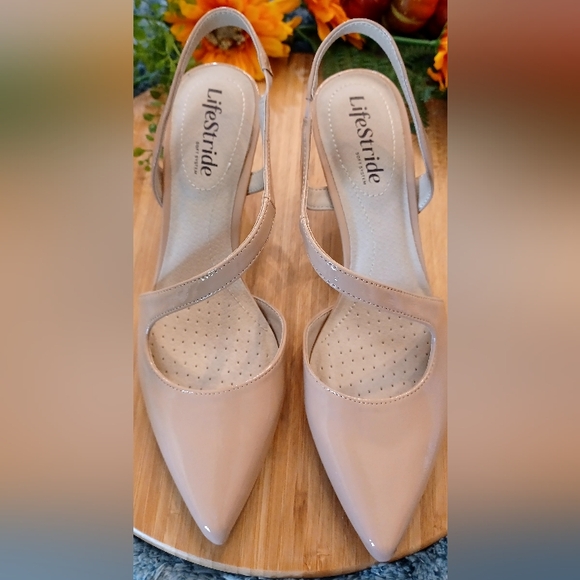 NIB Life Stride Santorini Crk/ Pat Sien Women's Nude Pointed Toe Heels Sz 6.5 - Picture 1 of 11